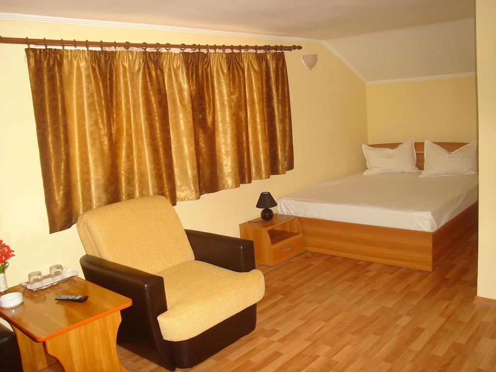 Pensiunea Mara Baiculesti Kamer foto